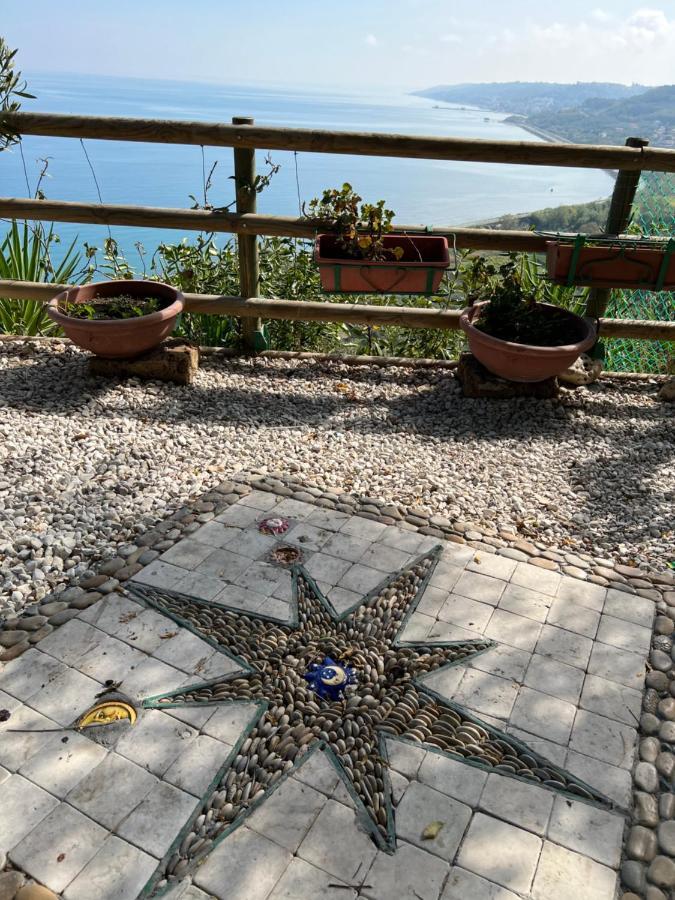 Appartamento Vacanza Moch - Viaggiatori Alla Scoperta Della Costa Dei Trabocchi Francavilla Al Mare Exterior photo